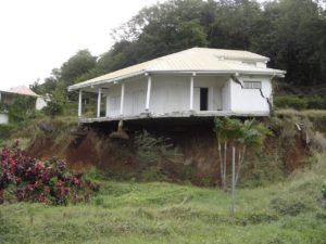 Glissement terrain Martinique Lot. Soleil Levant (BRGM,2004)